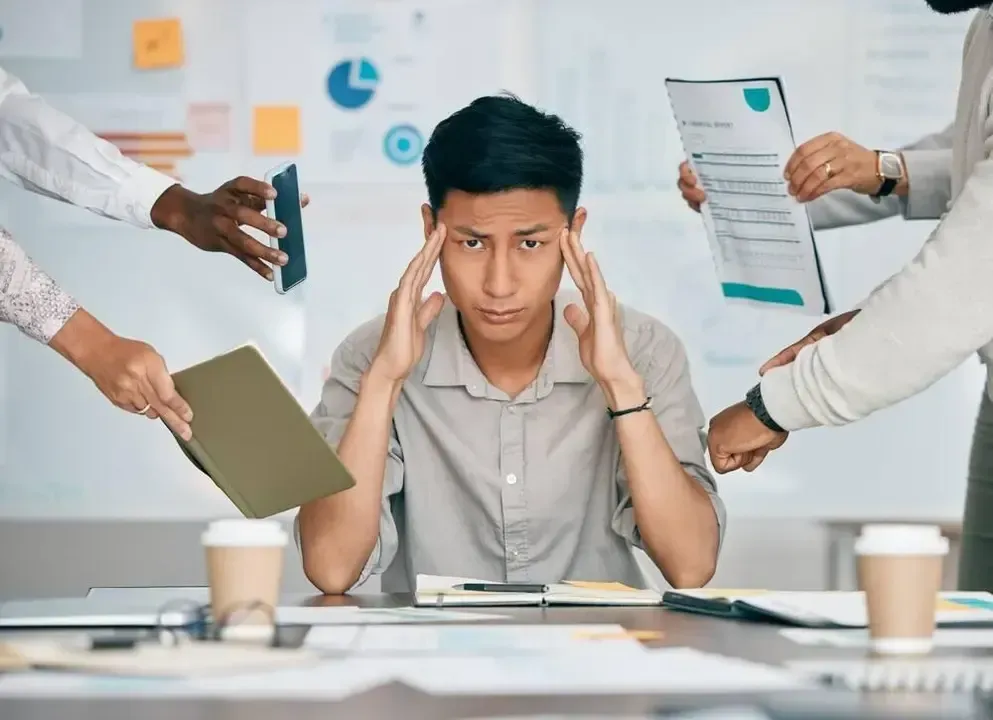 Estudo de Harvard mostra que IA amplia carga de trabalho dos funcionários