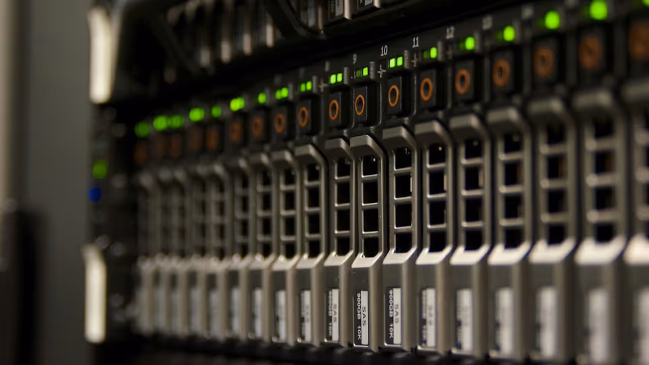 Checklist de operação segura para VPS: logs, backups e limites de custo