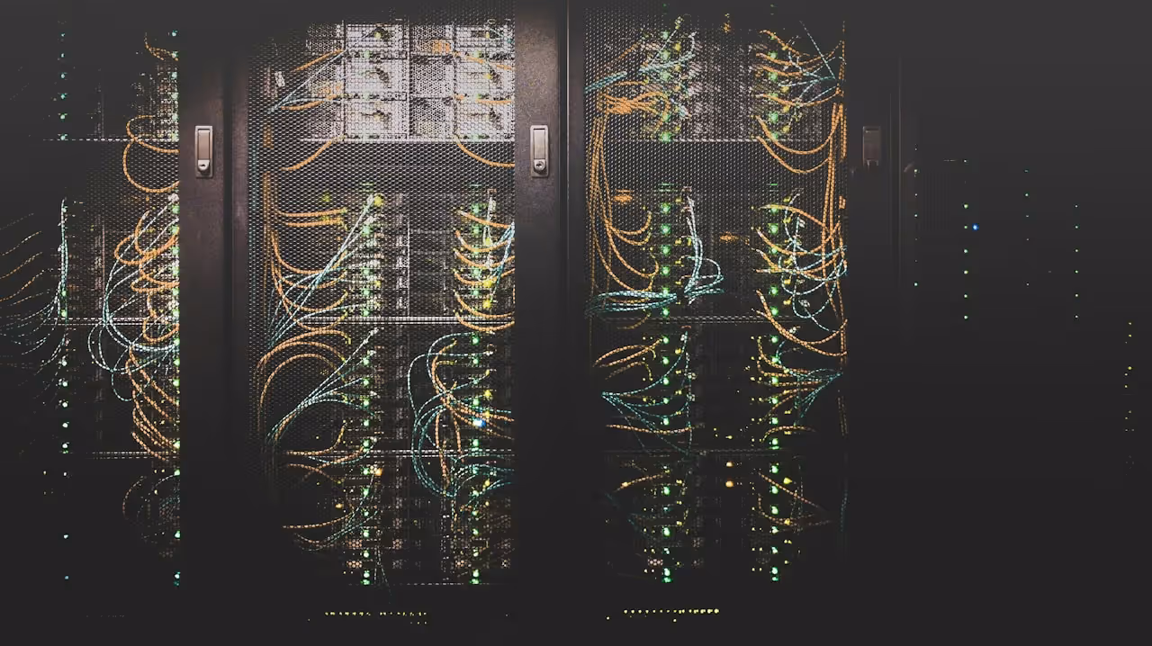Railway Review 2026: deploy e hosting a partir de US$ 5 1 Visao geral da plataforma Railway mostrando infraestrutura cloud moderna