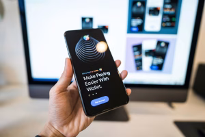 Smartphone apps banco digital perspectiva isometrica, icones Pix boleto cartao, neon